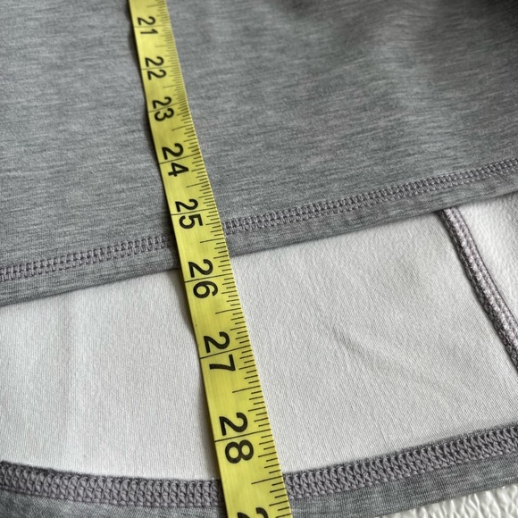 ATHLETA sports Light Gray color Short Sleeve T Shirt Sz M - Picture 4 of 11